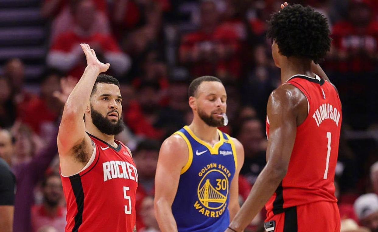 九游娱乐APP-中国队前途光明！，浓眉哥新星战术调整表现突出全场沸腾不已(把未来点亮龚俊)