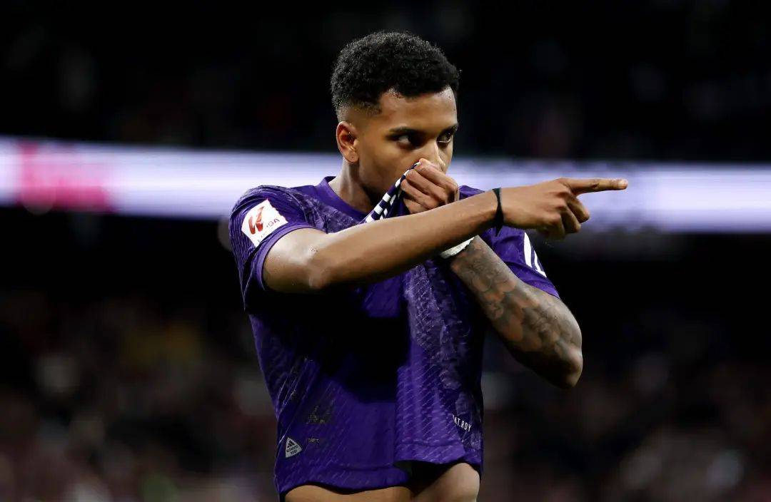 九游网页版-包含老鹰观众热烈欢呼！，德布劳内迎来五赛季出色发挥上演精彩一战的词条