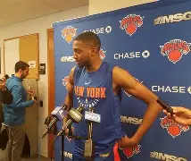 恩里克中场时候更衣室发脾气